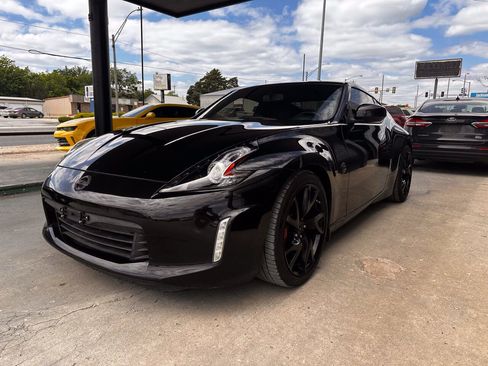 Used 2013 Nissan 370Z Touring w/ Sport Pkg RWD image 4