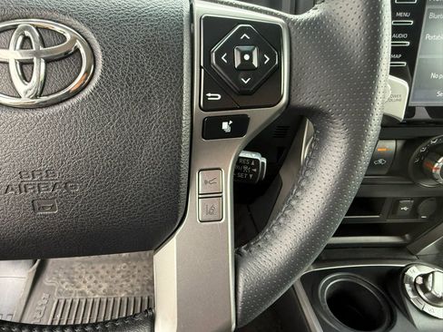 Used 2022 Toyota 4Runner SR5 Premium image 28