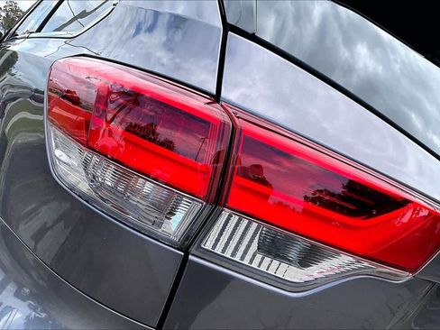 Used 2019 Toyota Highlander Limited Platinum image 28