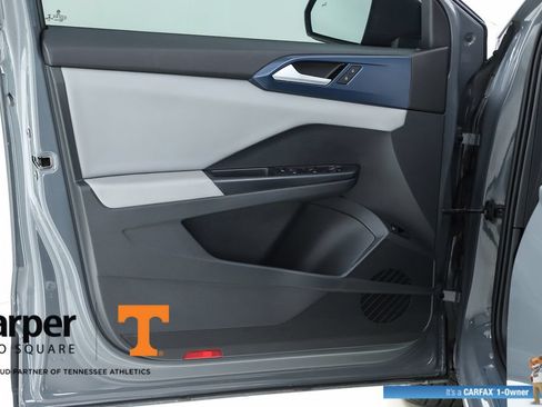 Used 2023 Volkswagen Taos SE w/ Panoramic Sunroof Package FWD image 56