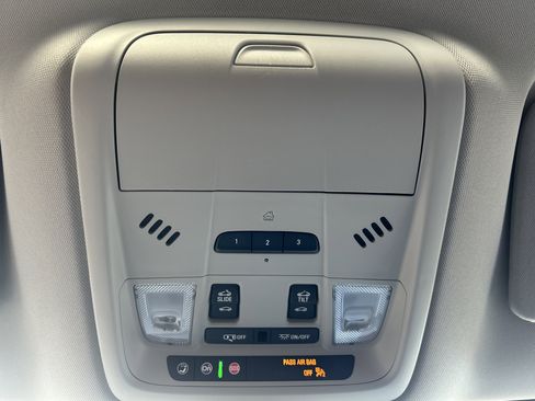 Used 2021 Buick Enclave Avenir image 28