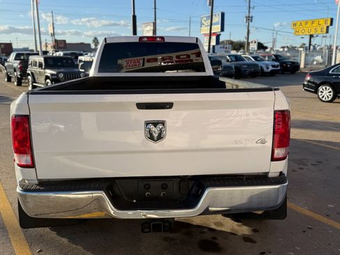 Used 2018 RAM 3500 Tradesman w/ Chrome Appearance Group image 4