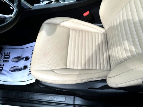 Used 2021 Land Rover Discovery Sport S image 16