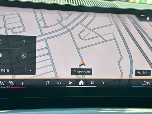 Certified 2024 BMW 530i w/ Premium Package RWD image 24