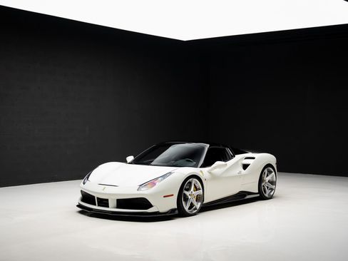 Used 2016 Ferrari 488 Spider image 4