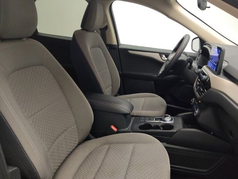 Used 2020 Ford Escape SE image 21
