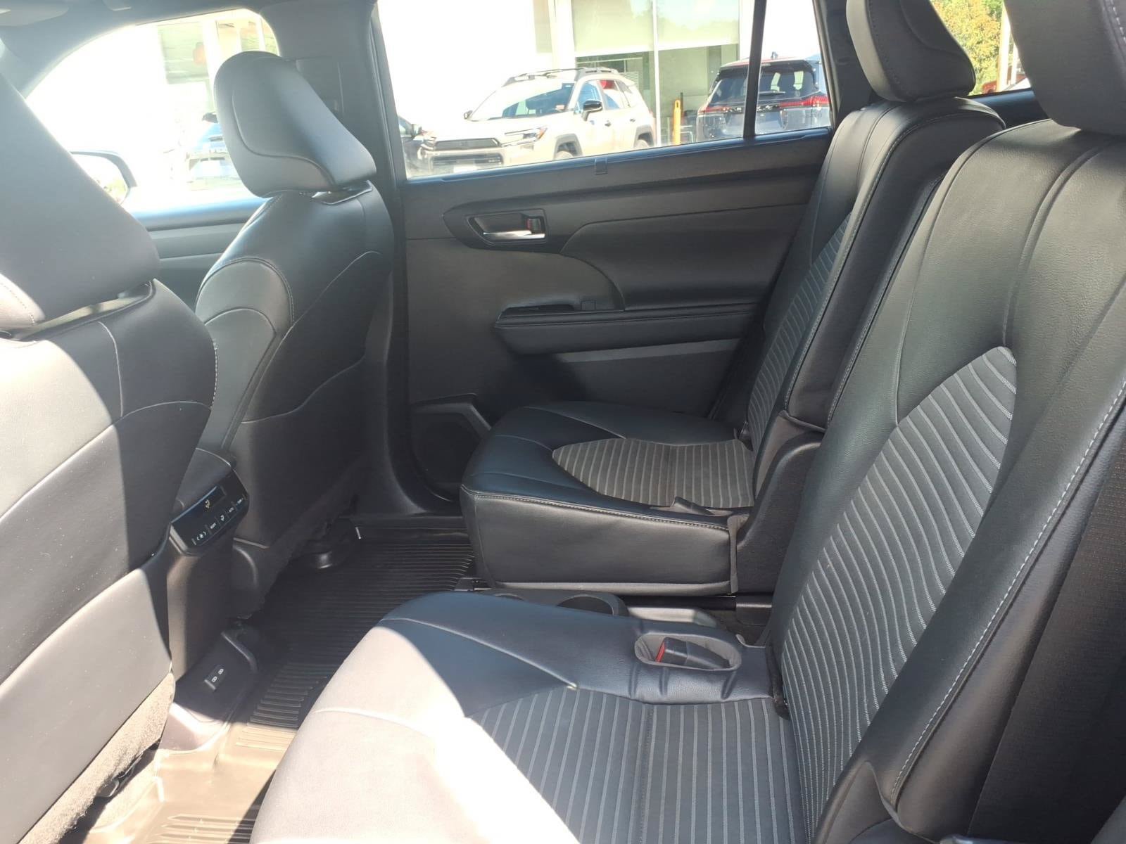 Used 2023 Toyota Highlander XSE AWD/4WD image 8