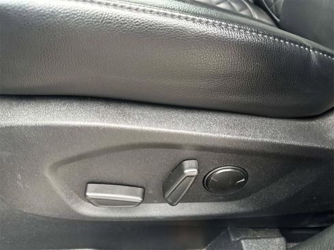 Used 2024 Ford Edge Titanium image 14