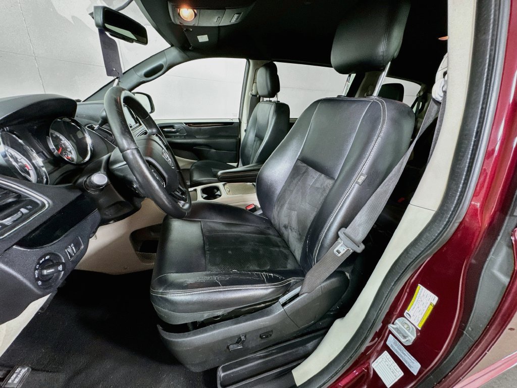 Used 2017 Dodge Grand Caravan SXT FWD image 23