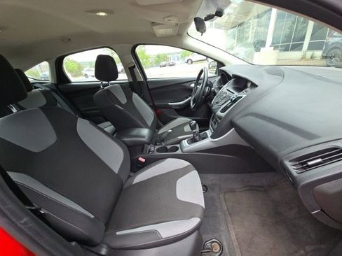 Used 2012 Ford Focus SE FWD image 9