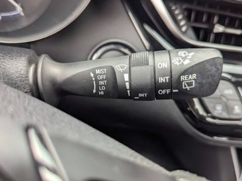 Used 2018 Toyota C-HR XLE FWD image 26