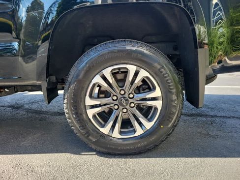 Used 2021 Chevrolet Colorado Z71 AWD/4WD image 32