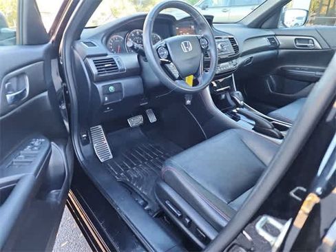 Used 2017 Honda Accord Sport Special Edition image 2