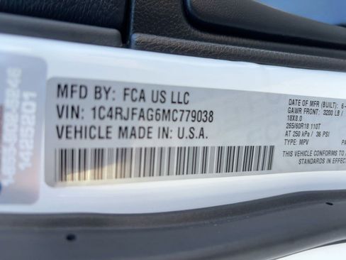 Used 2021 Jeep Grand Cherokee Laredo X image 20