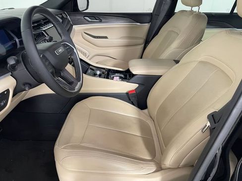 Certified 2022 Jeep Grand Cherokee Limited 4xe w/ Luxury Tech Group II AWD/4WD image 2