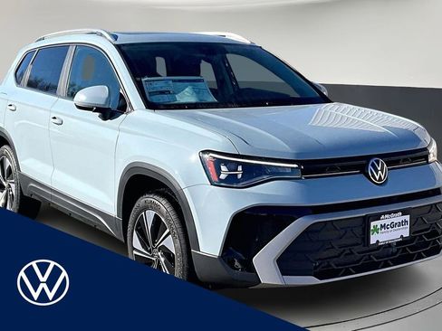 New 2026 Volkswagen Taos SE image 1