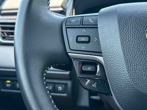 Used 2025 Toyota Camry SE w/ Convenience Package FWD image 27