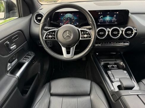 Used 2021 Mercedes-Benz GLA 250 4MATIC image 11
