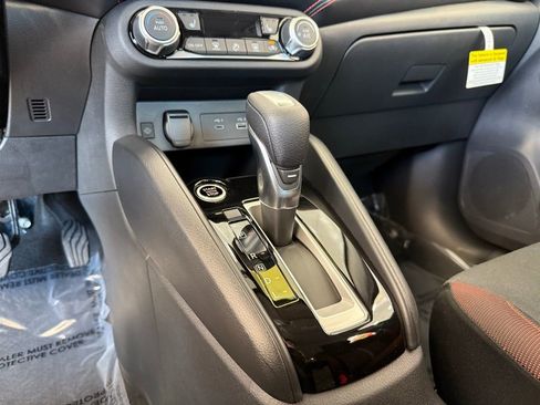 New 2025 Nissan Versa SR w/ Trunk Package image 21