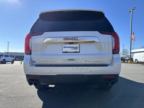 Used 2023 GMC Yukon Denali w/ Denali Reserve Package image 9