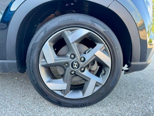 Used 2024 Hyundai Venue SEL FWD image 29