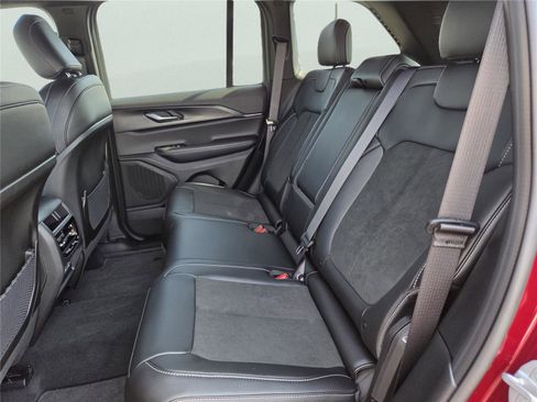 New 2025 Jeep Grand Cherokee Altitude RWD image 23