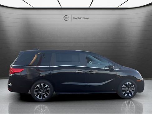 Used 2024 Honda Odyssey EX-L image 2