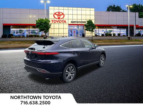 Used 2023 Toyota Venza LE image 8