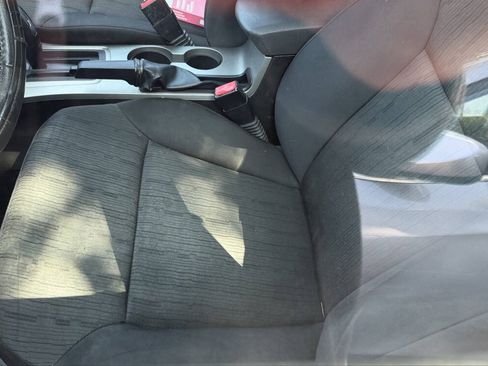 Used 2011 Ford Focus SE w/ 201A Rapid Spec Order Code FWD image 21