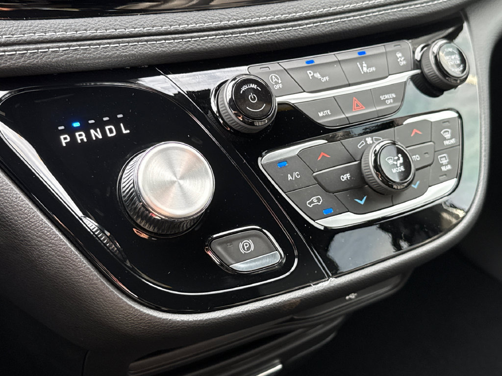 New 2027 Chrysler Pacifica Select FWD image 27