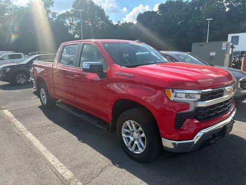 Used 2023 Chevrolet Silverado 1500 LT AWD/4WD image 6