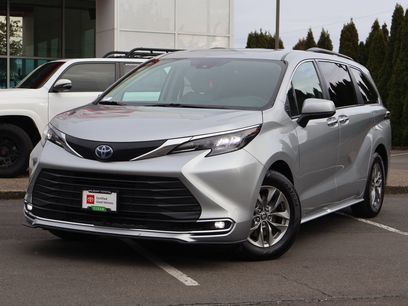 Used 2024 Toyota Sienna XLE