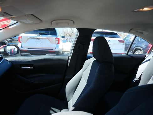 Used 2020 Toyota Corolla LE image 11