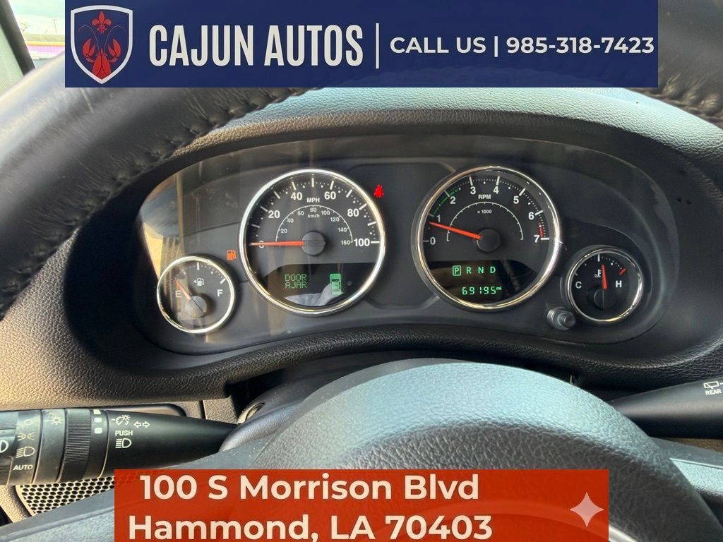 Used 2018 Jeep Wrangler Unlimited Rubicon w/ Connectivity Group AWD/4WD image 34