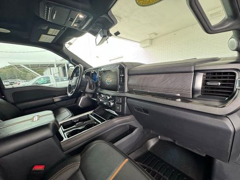 Used 2023 Ford F250 Platinum image 18