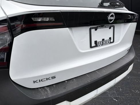 New 2026 Nissan Kicks SR w/ Cold Weather Package image 29