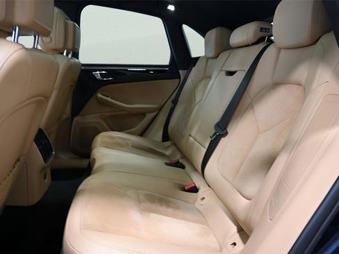 Used 2018 Porsche Macan image 15