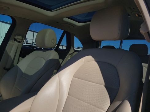 Certified 2020 Mercedes-Benz GLC 300 4MATIC image 23