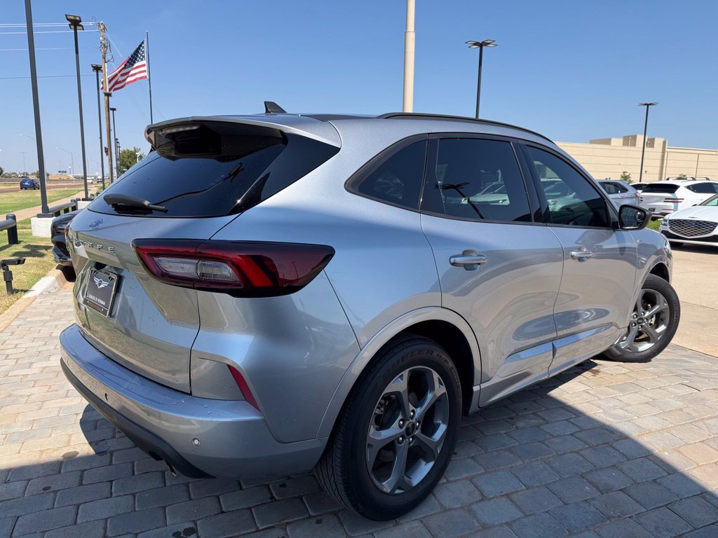 Used 2023 Ford Escape ST-Line w/ Tech Pack #1 FWD image 5