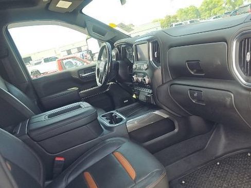 Used 2021 GMC Sierra 2500 AT4 w/ AT4 Preferred Package AWD/4WD image 4