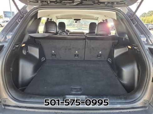 Used 2019 Jeep Cherokee Latitude Plus w/ Cold Weather Group AWD/4WD image 14