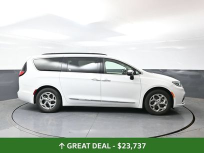 Used 2023 Chrysler Pacifica Limited