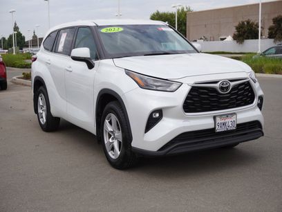 Used 2022 Toyota Highlander LE