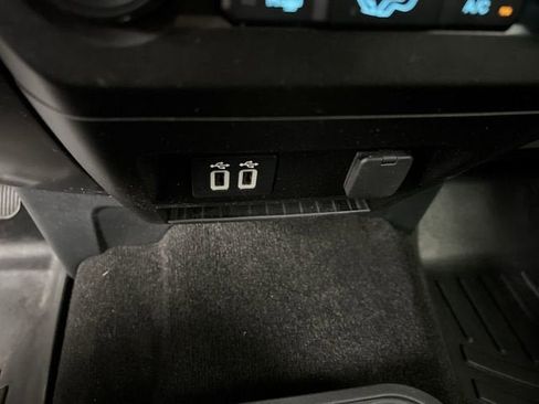 Used 2019 Ford F150 XLT w/ Equipment Group 302A Luxury AWD/4WD image 35