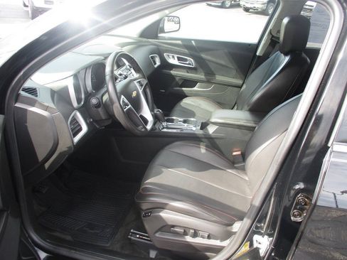 Used 2017 Chevrolet Equinox Premier w/ Enhanced Convenience Package AWD/4WD image 18