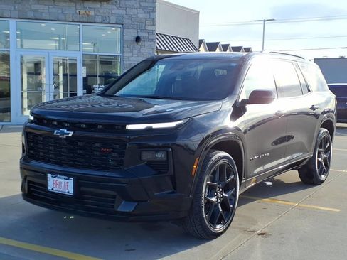 Used 2024 Chevrolet Traverse RS w/ LPO, Floor Liner Package image 3