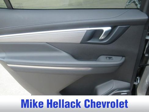 Used 2025 Buick Enclave Preferred FWD image 17