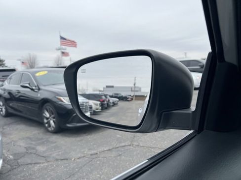 Used 2019 Nissan Rogue SV w/ Premium Package image 25