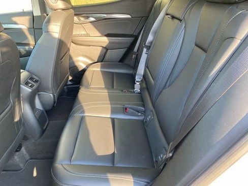 Used 2025 Buick Envision Preferred image 12