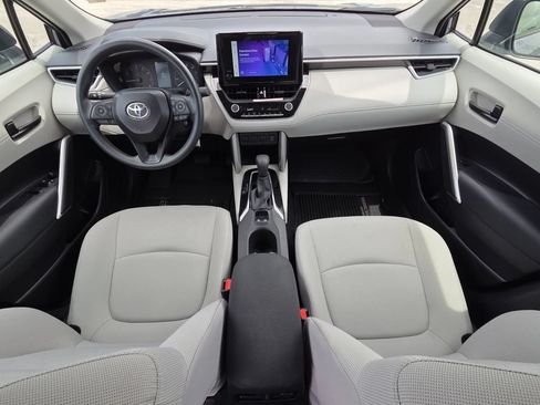 Used 2025 Toyota Corolla Cross L FWD image 25